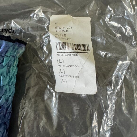 More to Come | NWT Savannah Crop Top Blue Multi Size Large - Picture 7 of 11